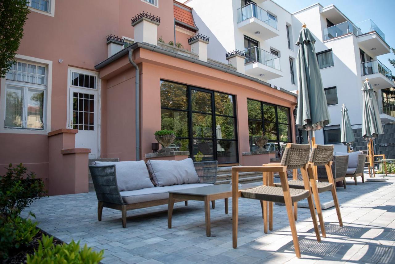 Nest Hotel Győr Exterior foto