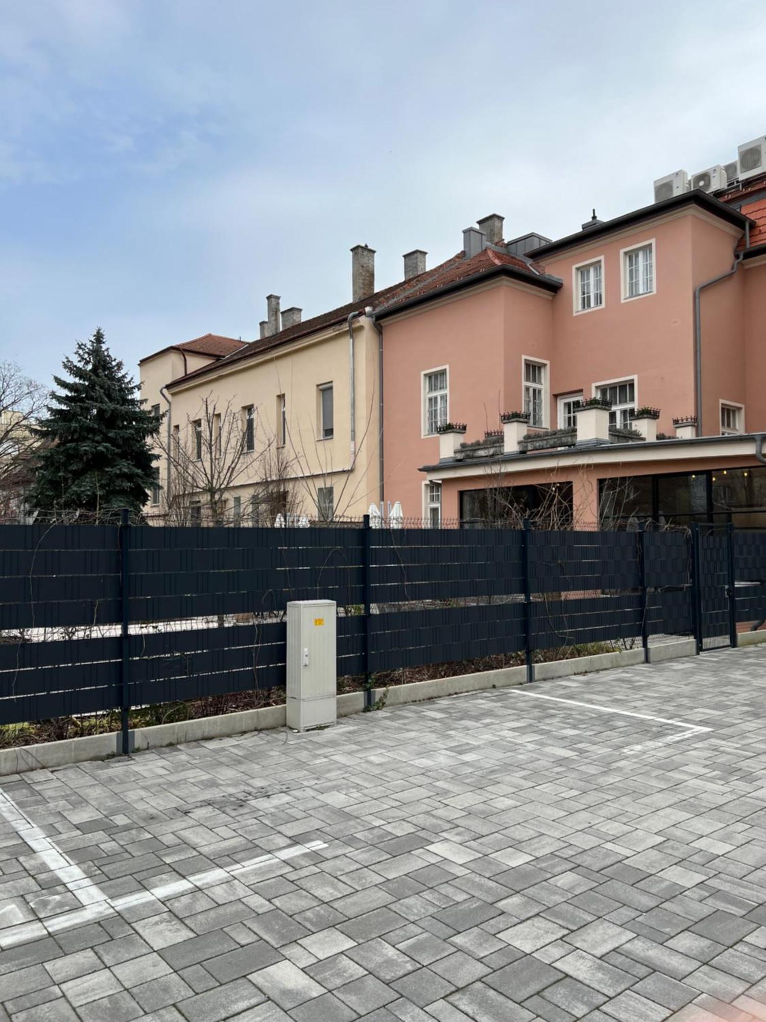 Nest Hotel Győr Exterior foto